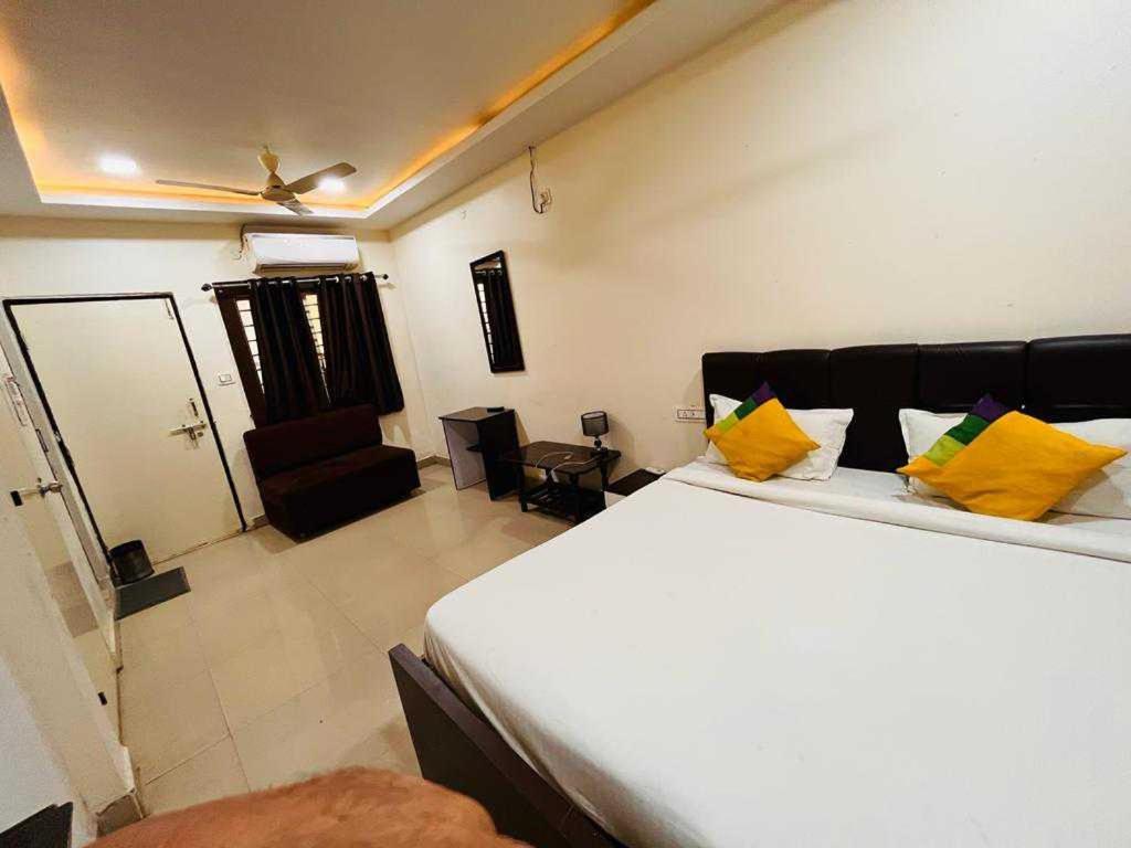 Oyo Hotel Happy Homes 博帕尔 外观 照片