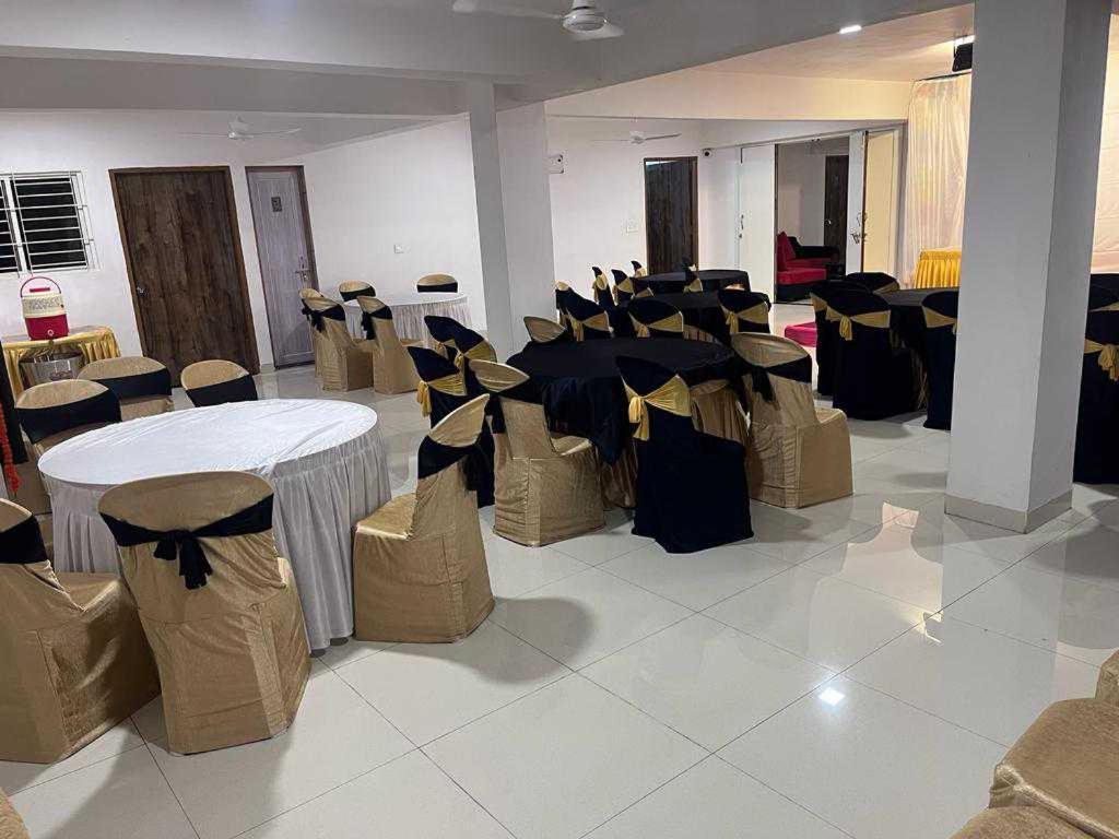 Oyo Hotel Happy Homes 博帕尔 外观 照片